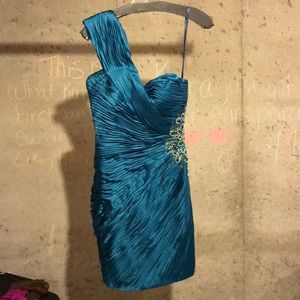 MacDuggal Couture size 4 dress